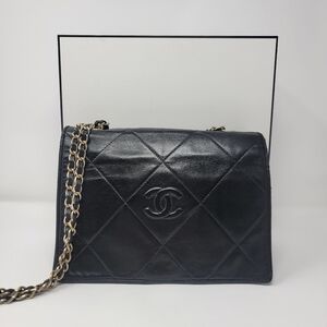 Vintage 1986 CHANEL CC Matelasse Lambskin Leather Shoulder Bag